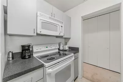 25 Rockledge Avenue #801, White Plains, NY 10601 - Photo 6