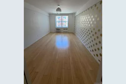 142-05 Roosevelt Avenue #415, Flushing, NY 11354 - Photo 4
