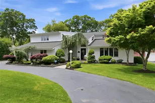 16 Wildwood Ct, East Islip, NY 11730 - Photo 2