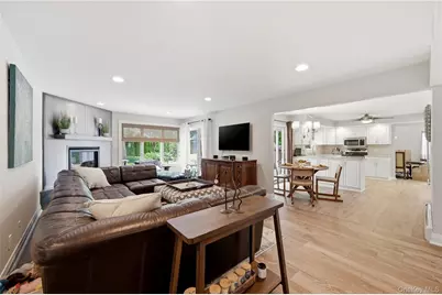 16 Wildwood Court, East Islip, NY 11730 - Photo 12