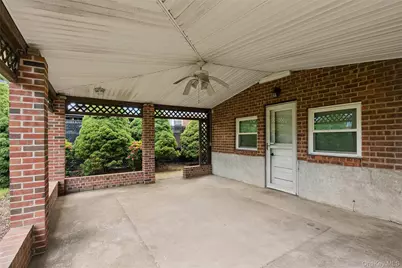3962 Hahn Avenue, Bethpage, NY 11714 - Photo 8
