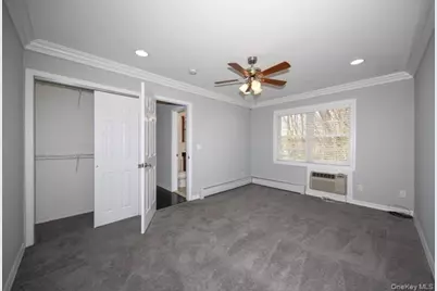 11 Pickwick Lane #11, North Babylon, NY 11703 - Photo 6