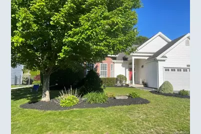 87 Summerfield Drive, Holtsville, NY 11742 - Photo 2