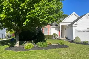 87 Summerfield Dr, Holtsville, NY 11742 - Photo 2