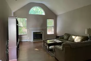 87 Summerfield Dr, Holtsville, NY 11742 - Photo 4