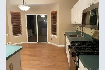 87 Summerfield Drive, Holtsville, NY 11742 - Photo 6