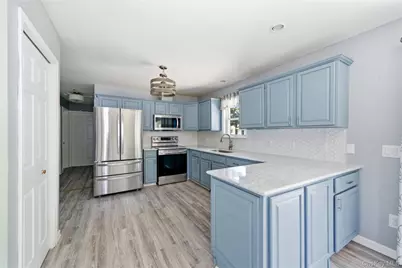 103 Hampton Avenue, Mastic, NY 11950 - Photo 8