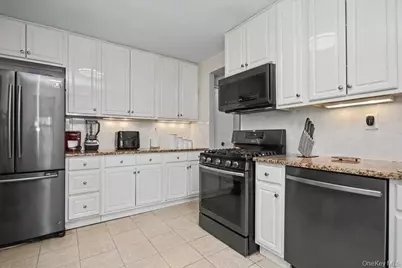 7 Balint Drive #510, Yonkers, NY 10710 - Photo 6