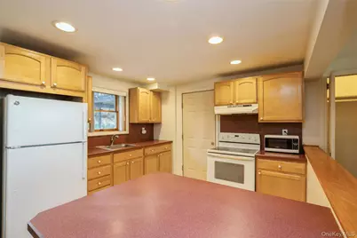 115 Clarendon Road, Ronkonkoma, NY 11779 - Photo 26