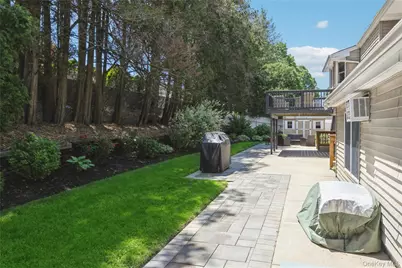 115 Clarendon Road, Ronkonkoma, NY 11779 - Photo 36