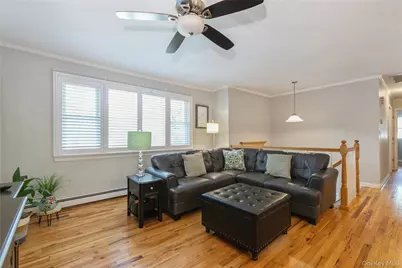 115 Clarendon Road, Ronkonkoma, NY 11779 - Photo 6