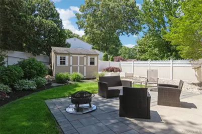 115 Clarendon Road, Ronkonkoma, NY 11779 - Photo 38