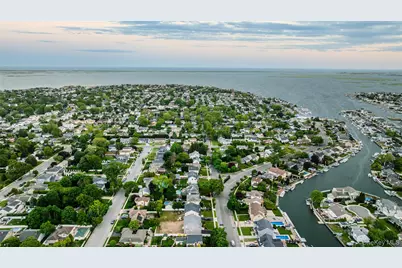 92 Biltmore Boulevard, Massapequa, NY 11758 - Photo 40
