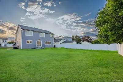 92 Biltmore Boulevard, Massapequa, NY 11758 - Photo 36