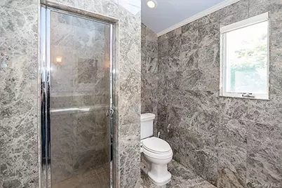 130 Country Club Drive, Manhasset, NY 11030 - Photo 16