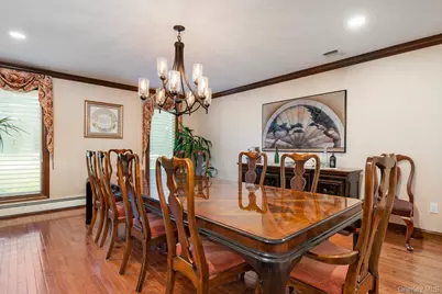 251 Baird Court, Woodbury, NY 11797 - Photo 12