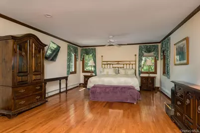251 Baird Court, Woodbury, NY 11797 - Photo 18