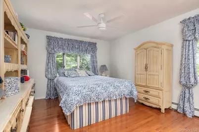 251 Baird Court, Woodbury, NY 11797 - Photo 16