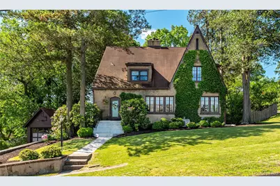 98 W Central Avenue, Pearl River, NY 10965 - Photo 1