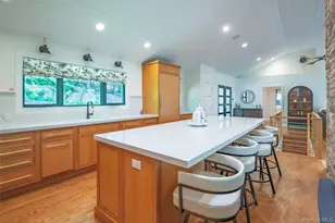 45 Bell Cir, Port Jefferson, NY 11777 - Photo 6
