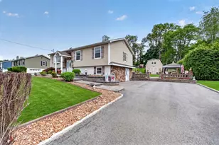 46 Camelot Rd, Poughkeepsie, NY 12601 - Photo 2