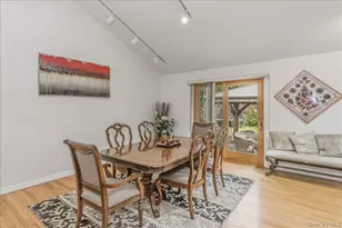 17 Campo Cir, Old Westbury, NY 11568 - Photo 10
