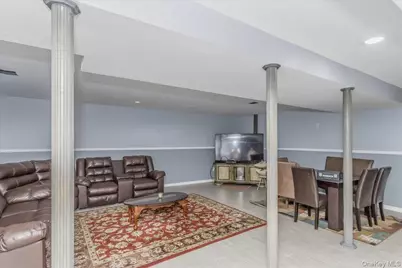 17 Campo Circle, Old Westbury, NY 11568 - Photo 30