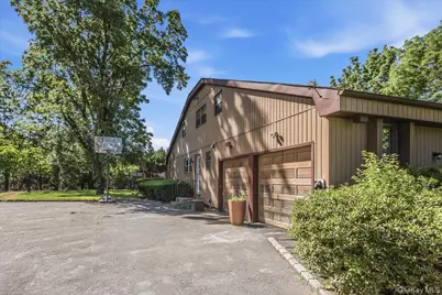 17 Campo Circle, Old Westbury, NY 11568 - Photo 36