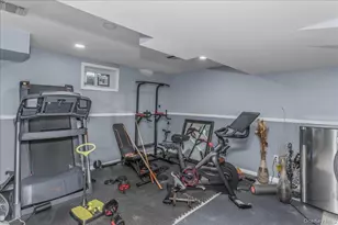 17 Campo Cir, Old Westbury, NY 11568 - Photo 32