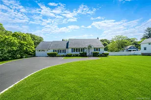 376 S Country Rd, Patchogue, NY 11772 - Photo 4