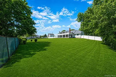 376 S Country Road, Patchogue, NY 11772 - Photo 32