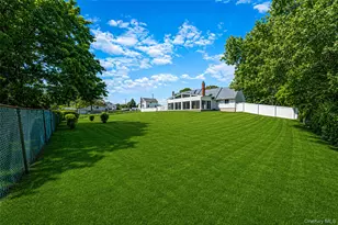 376 S Country Rd, Patchogue, NY 11772 - Photo 32