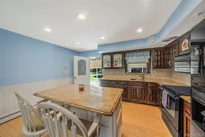 376 S Country Road, Patchogue, NY 11772 - Photo 10