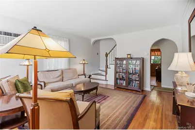 1032 N 6th Street, New Hyde Park, NY 11040 - Photo 2