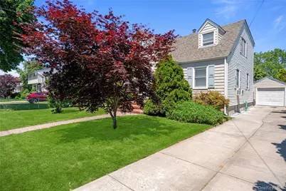 1032 N 6th Street, New Hyde Park, NY 11040 - Photo 22