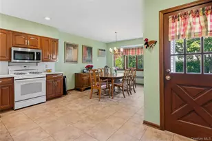 1032 N 6th St, New Hyde Park, NY 11040 - Photo 8