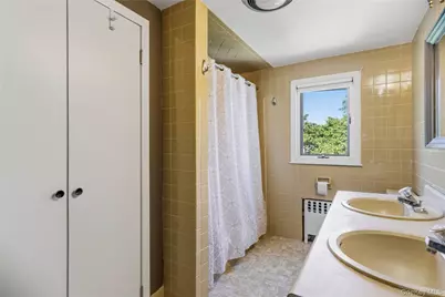 1032 N 6th Street, New Hyde Park, NY 11040 - Photo 16