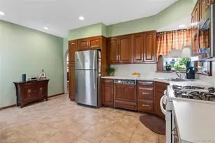1032 N 6th St, New Hyde Park, NY 11040 - Photo 10