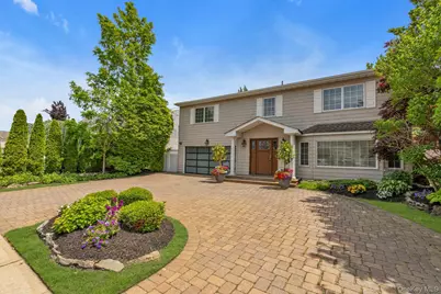 2114 Donna Drive, Merrick, NY 11566 - Photo 2