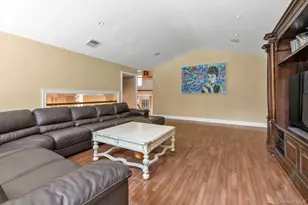 2114 Donna Dr, Merrick, NY 11566 - Photo 16