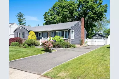 23 Martin Road S, Bethpage, NY 11714 - Photo 2