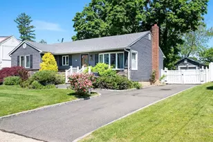 23 Martin Rd S, Bethpage, NY 11714 - Photo 2