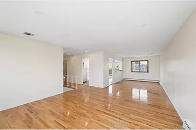 2625 Riverside Drive, Wantagh, NY 11793 - Photo 12