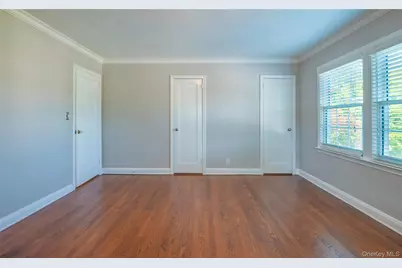 172 Hillside Avenue, Manhasset, NY 11030 - Photo 20