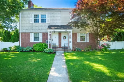 172 Hillside Avenue, Manhasset, NY 11030 - Photo 1