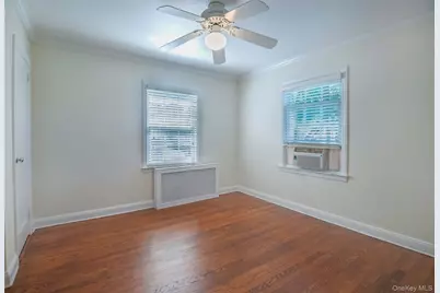 172 Hillside Avenue, Manhasset, NY 11030 - Photo 14