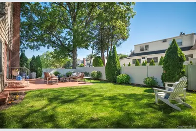 172 Hillside Avenue, Manhasset, NY 11030 - Photo 30