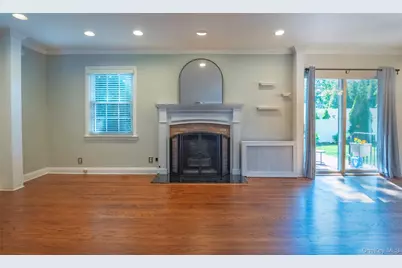 172 Hillside Avenue, Manhasset, NY 11030 - Photo 4
