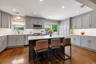 3727 Regent Ln, Wantagh, NY 11793 - Photo 6