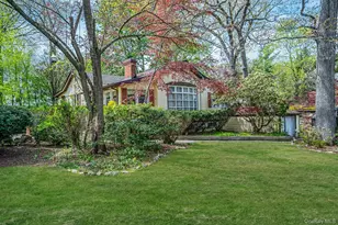 18 Houghton Blvd, Stony Brook, NY 11790 - Photo 2